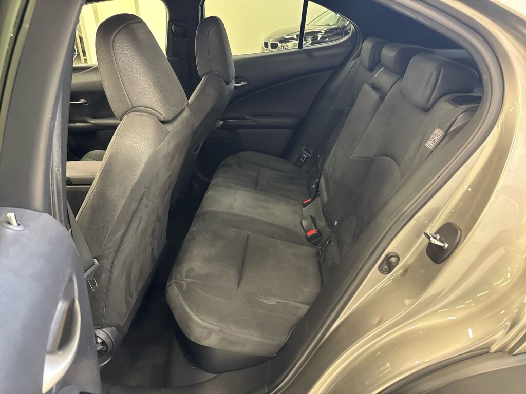 Lexus UX 2020 Harmaa