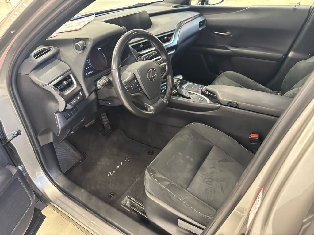 Lexus UX 2020 Harmaa