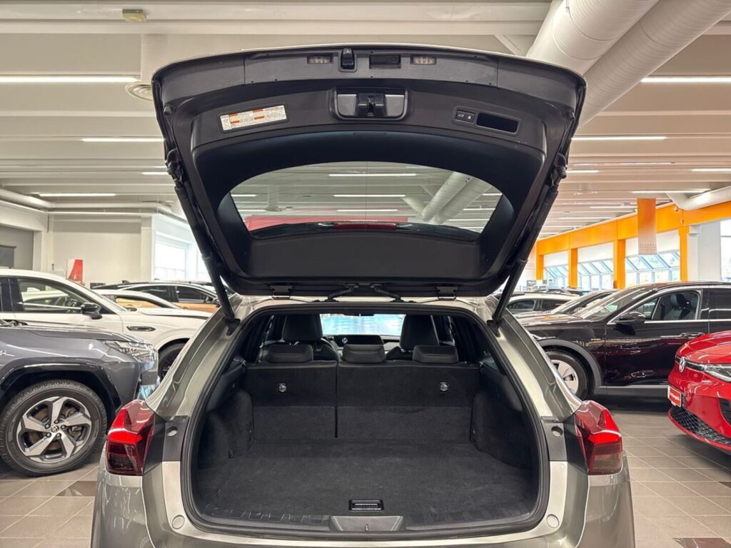 Lexus UX 2020 Harmaa