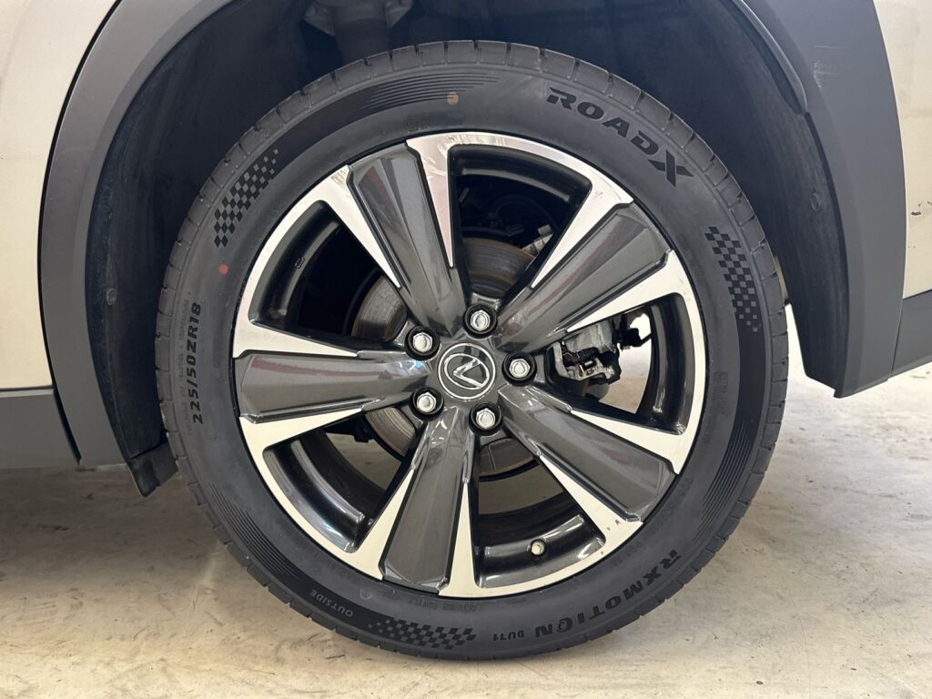 Lexus UX 2020 Harmaa