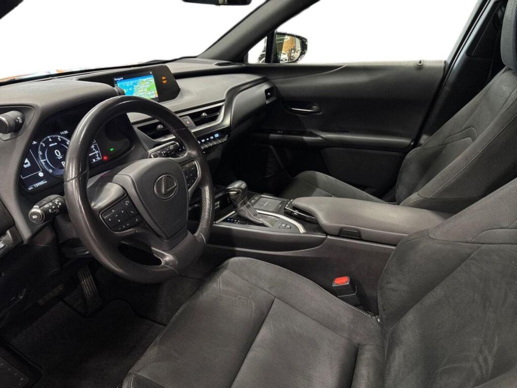 Lexus UX 2020 Harmaa