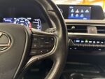 Lexus UX 2020 Harmaa