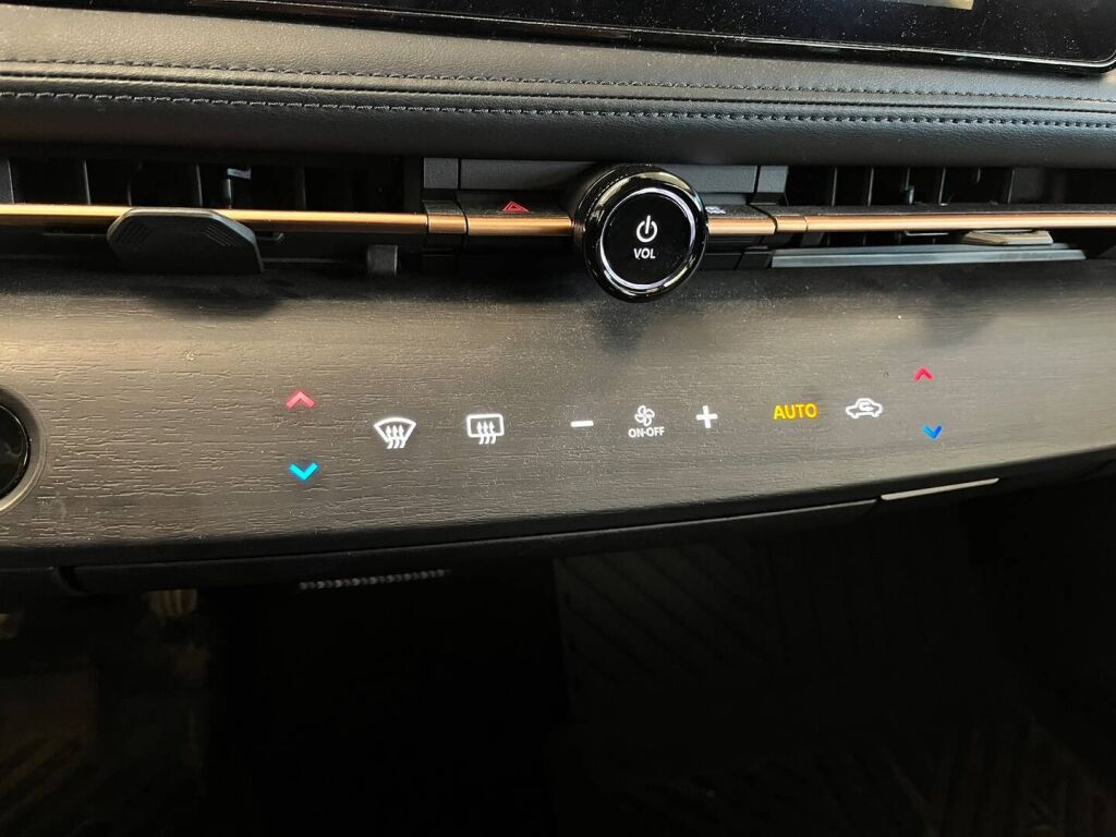 Nissan Ariya 2023 Musta