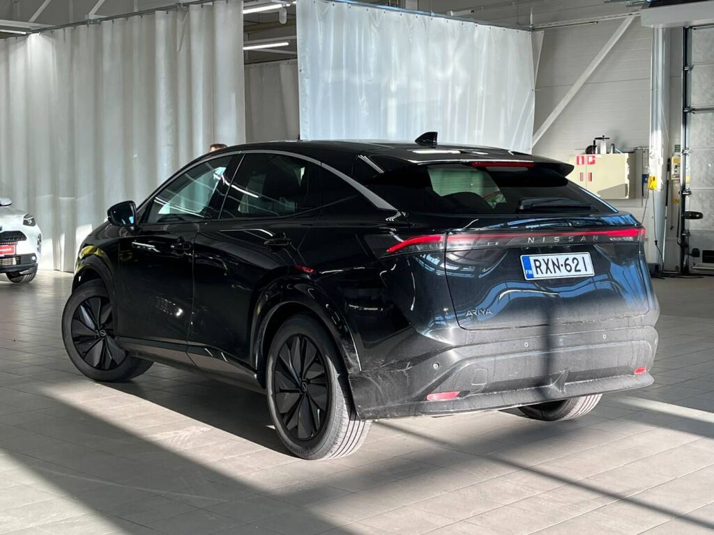 Nissan Ariya 2023 Musta