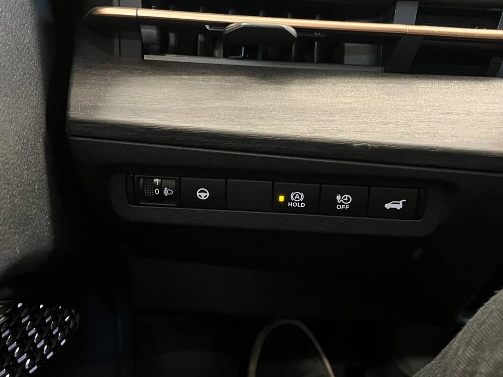 Nissan Ariya 2023 Musta