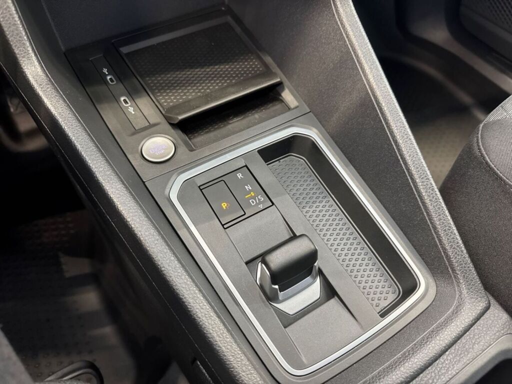 Ford Transit Connect 2026 Frozen White