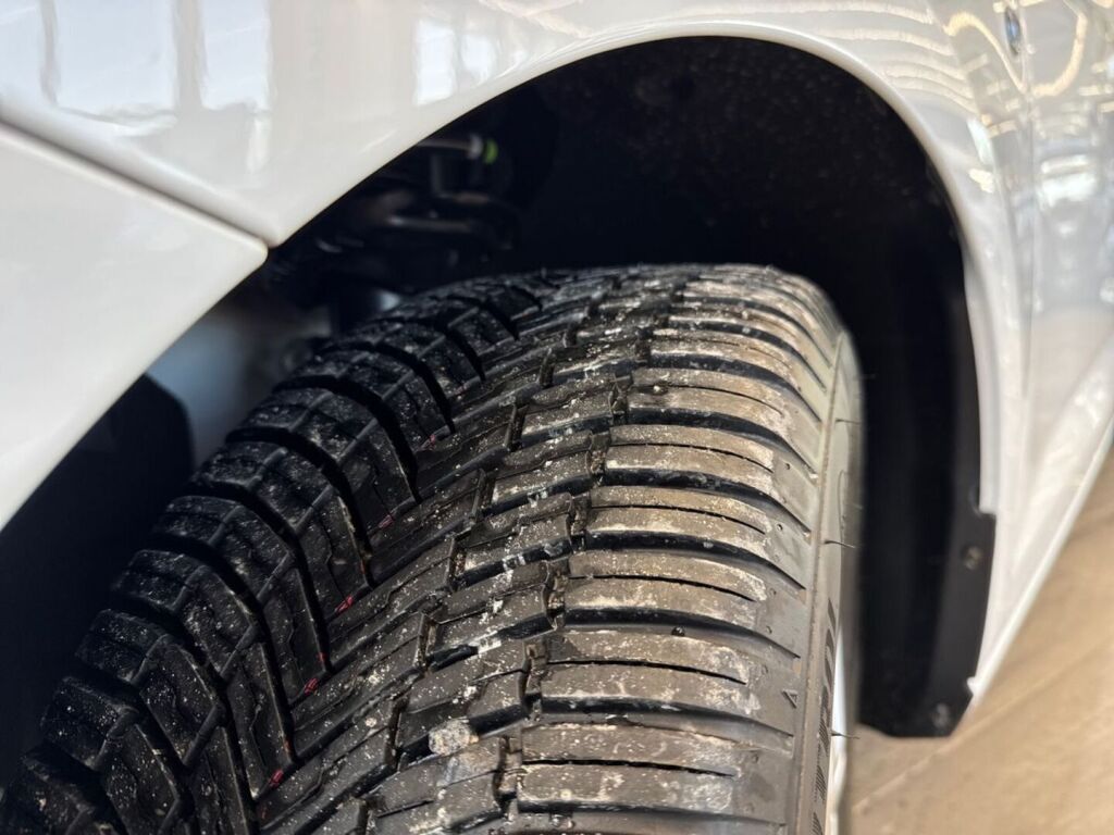 Ford Transit Connect 2026 Frozen White