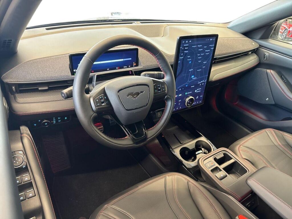 Ford Mustang Mach-E 2026 Absolute Black