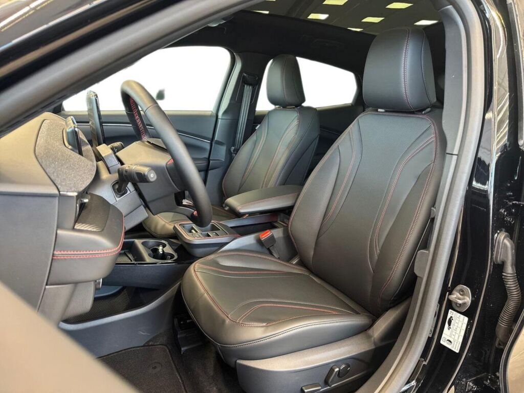 Ford Mustang Mach-E 2026 Absolute Black