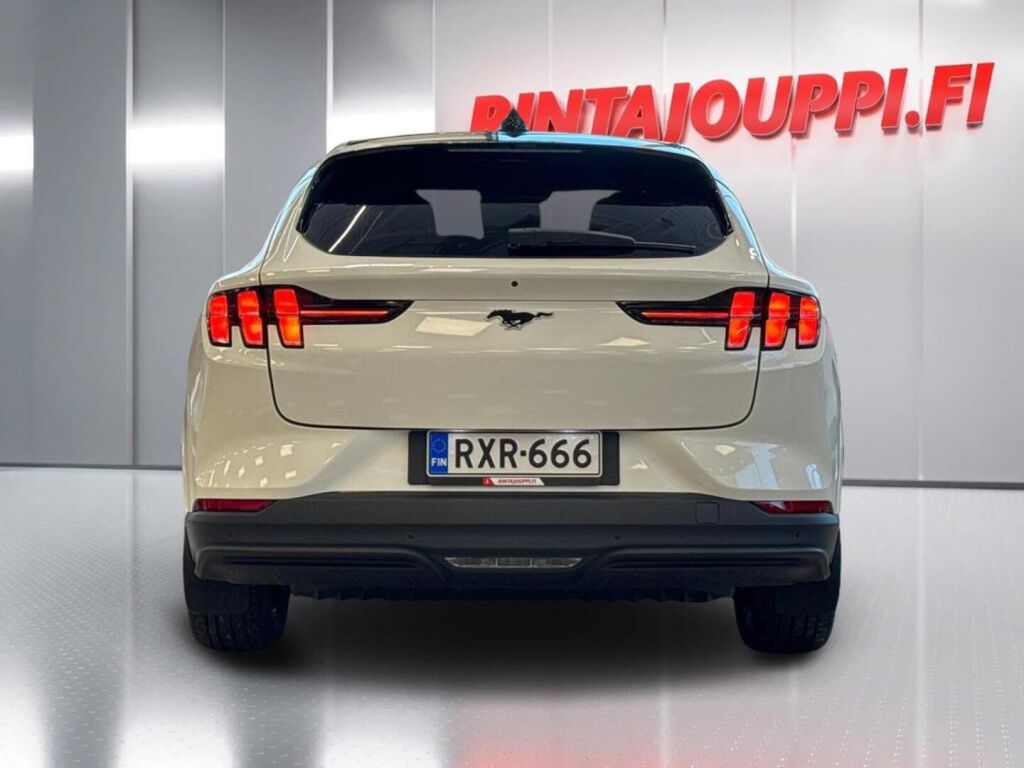 Ford Mustang Mach-E 2026 Star White