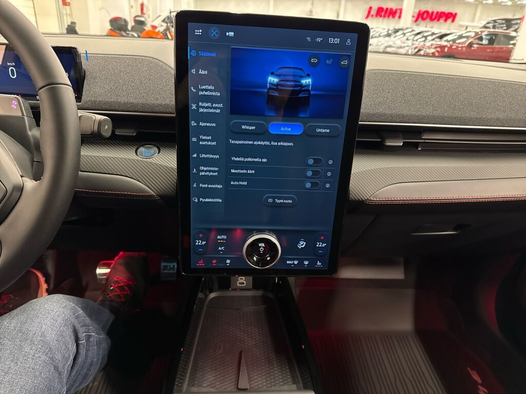 Ford Mustang Mach-E 2025 Musta