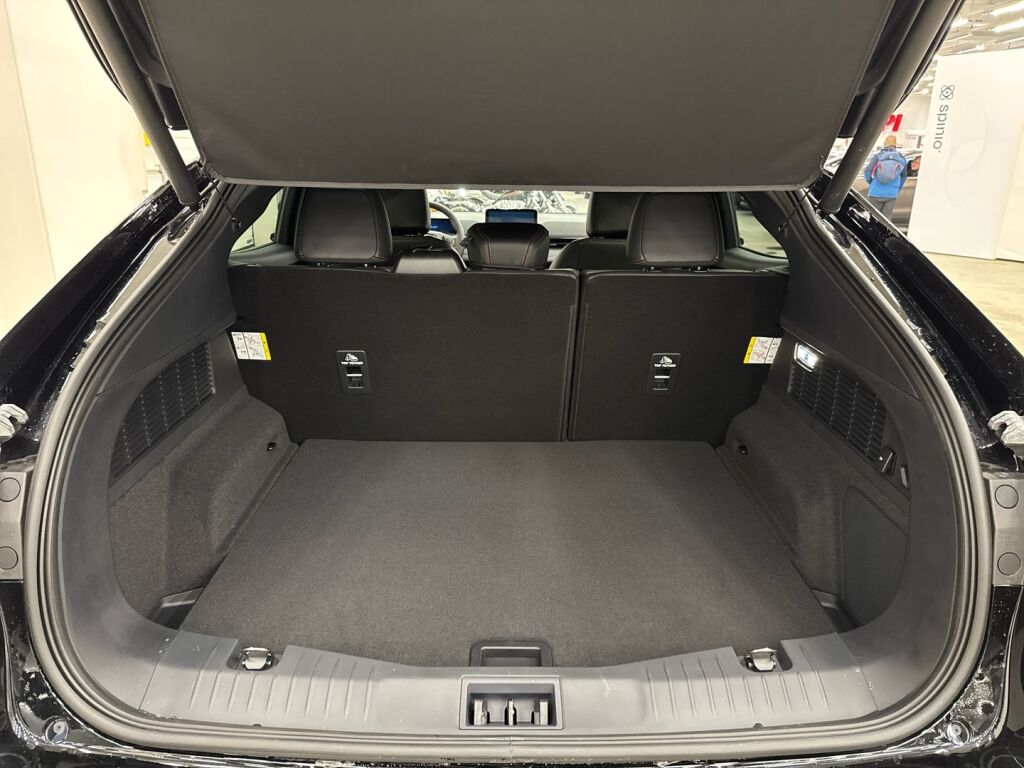 Ford Mustang Mach-E 2025 Musta