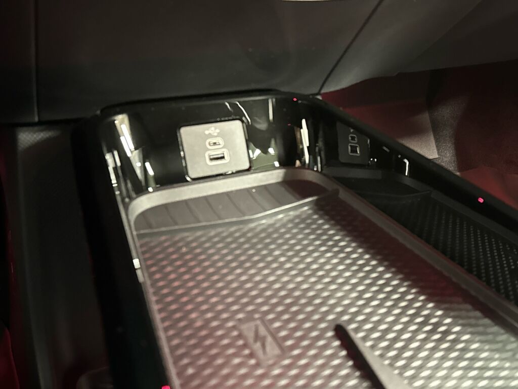 Ford Mustang Mach-E 2025 Musta