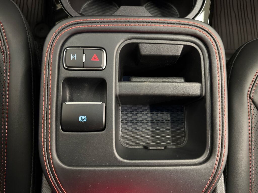 Ford Mustang Mach-E 2025 Musta