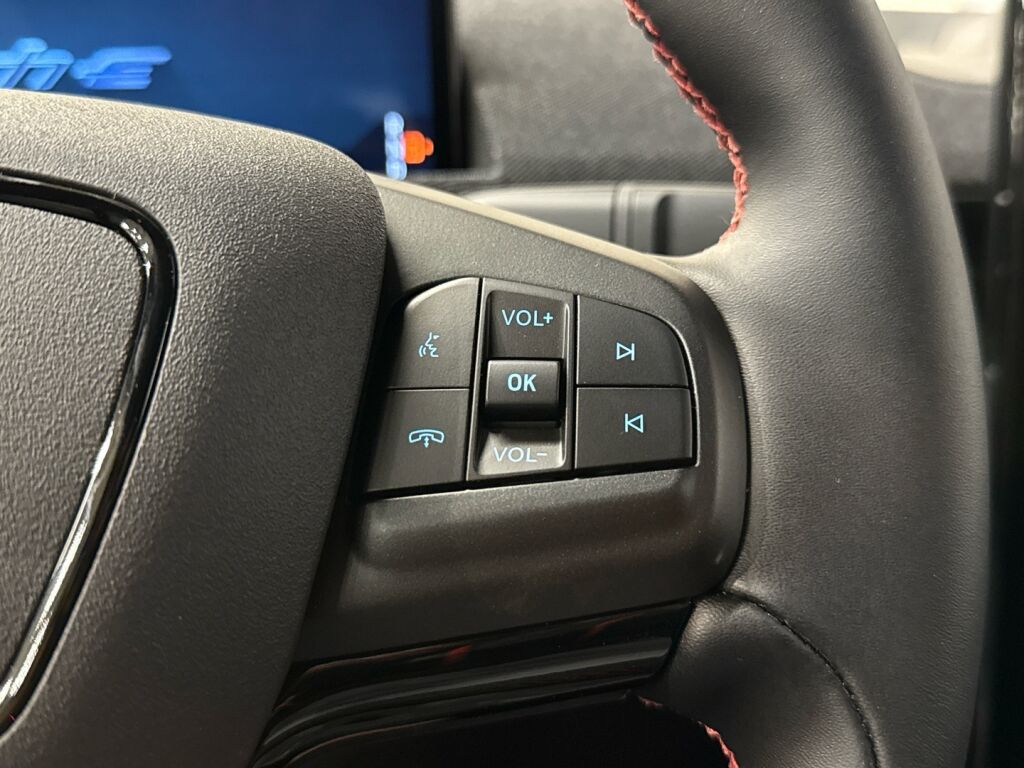 Ford Mustang Mach-E 2026 Valkoinen