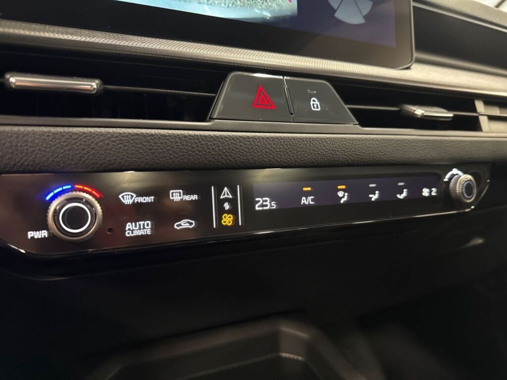 Kia Stonic 2026 Musta