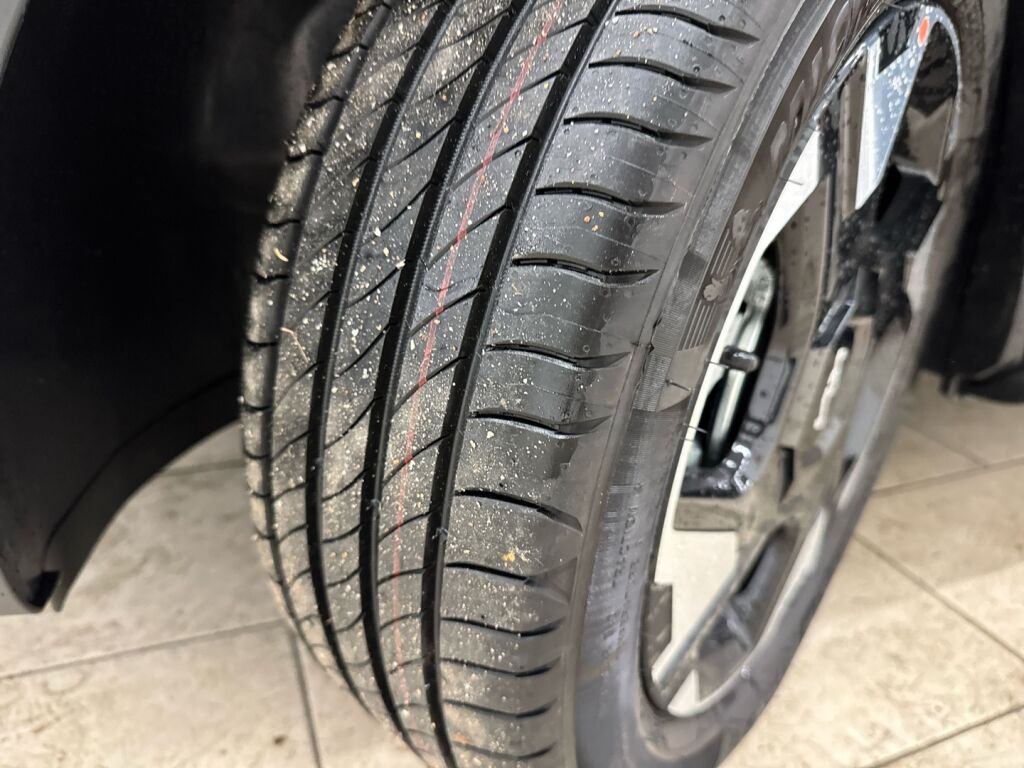 Kia Stonic 2026 Punainen