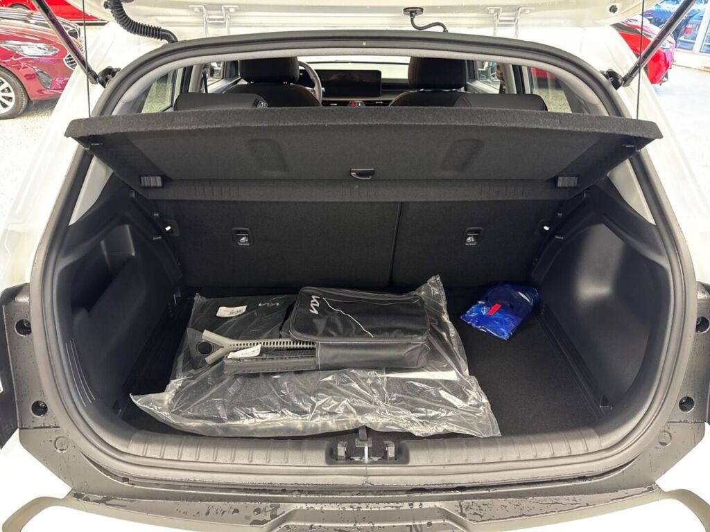 Kia Stonic 2026 Valkoinen