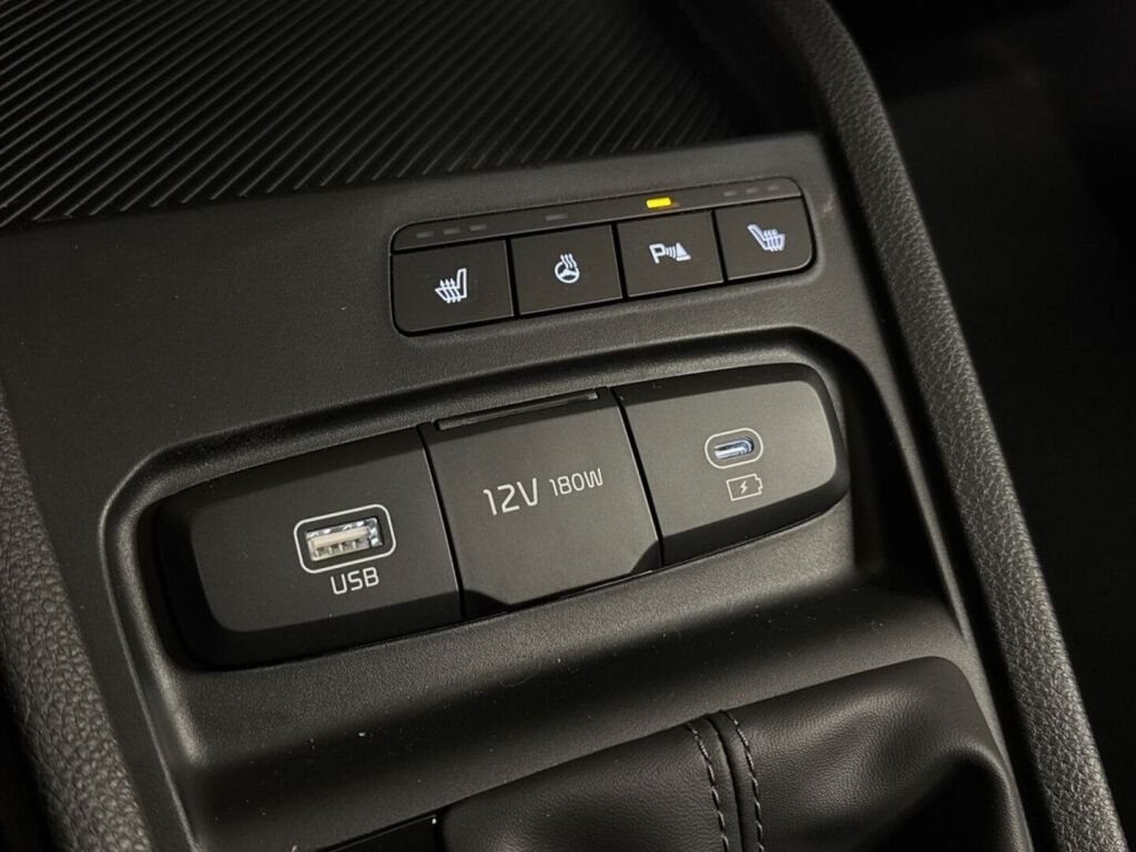 Kia Stonic 2026 Valkoinen