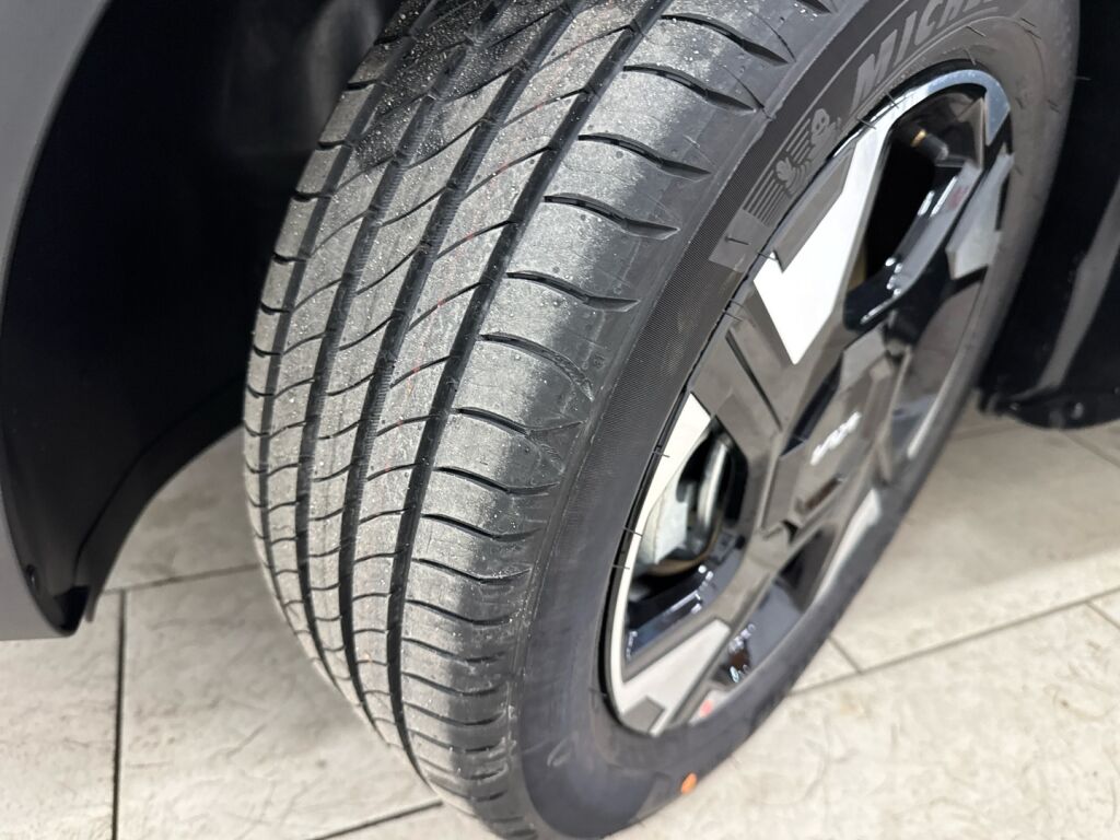 Kia Stonic 2026 Valkoinen