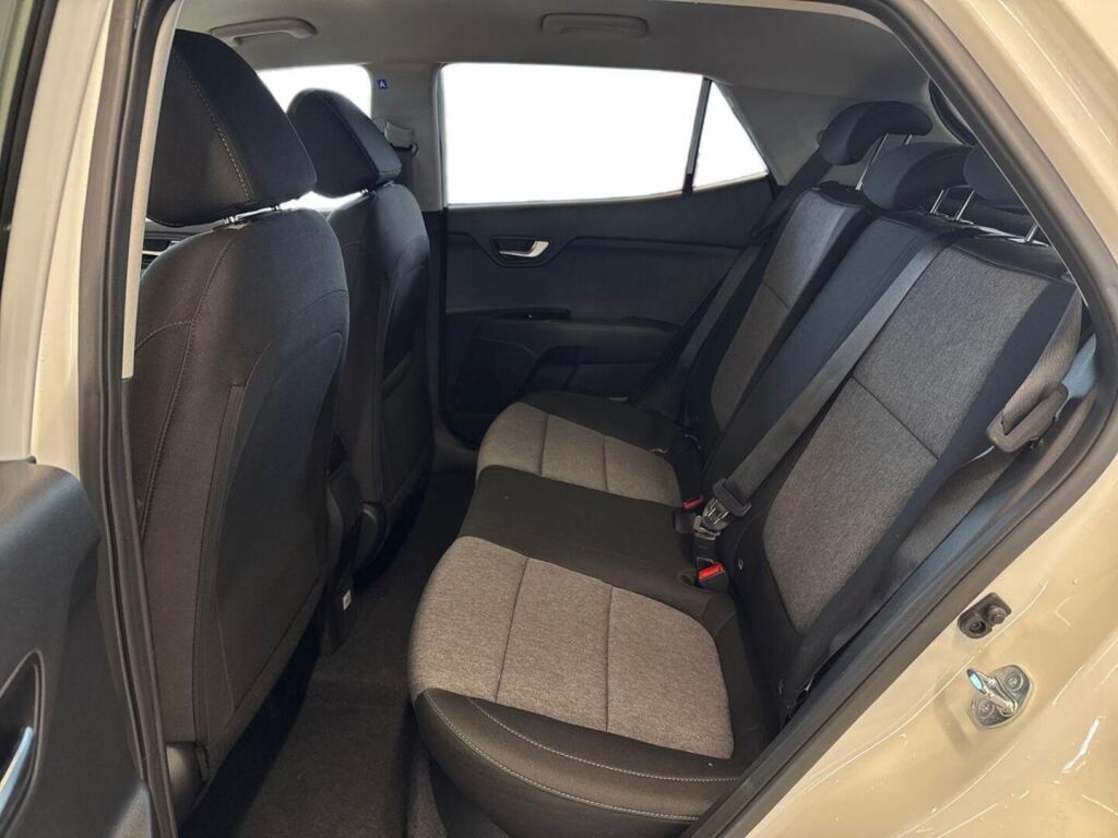 Kia Stonic 2026 Valkoinen