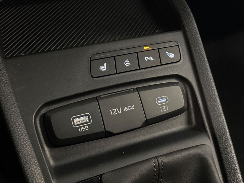 Kia Stonic 2026 Valkoinen