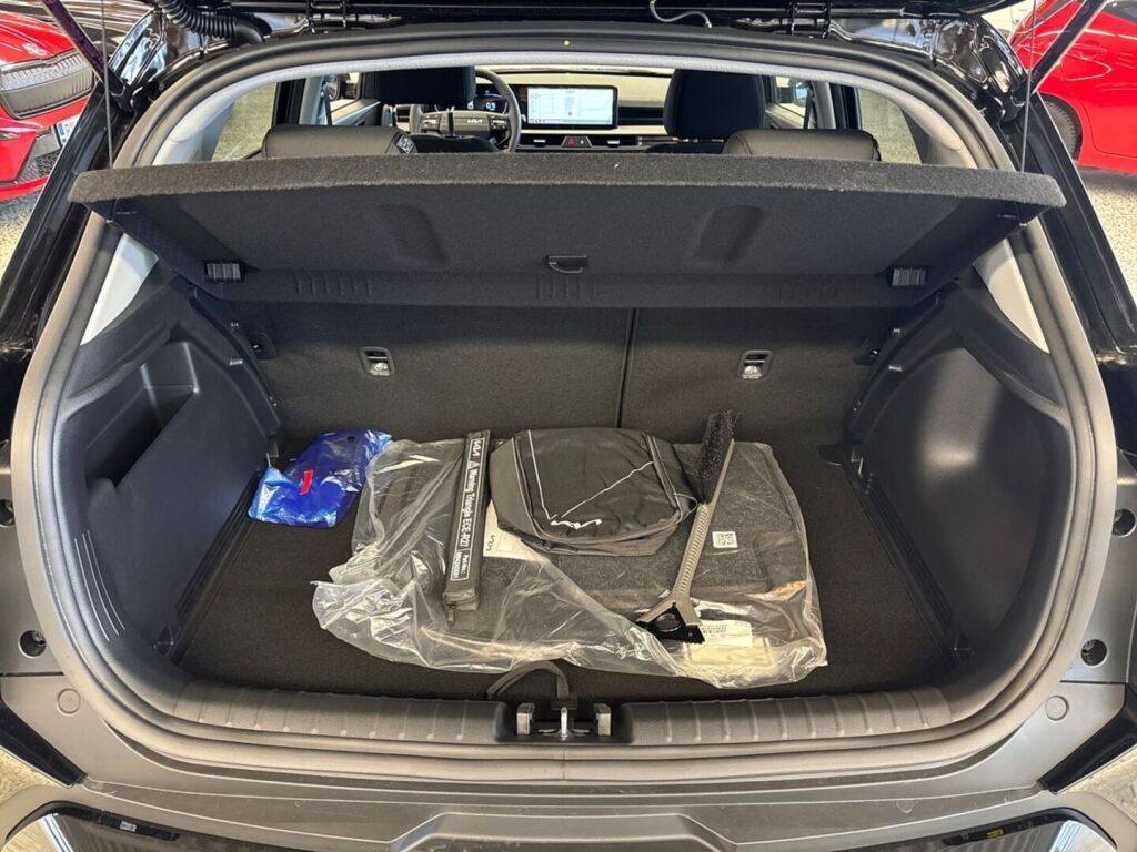 Kia Stonic 2026 Musta