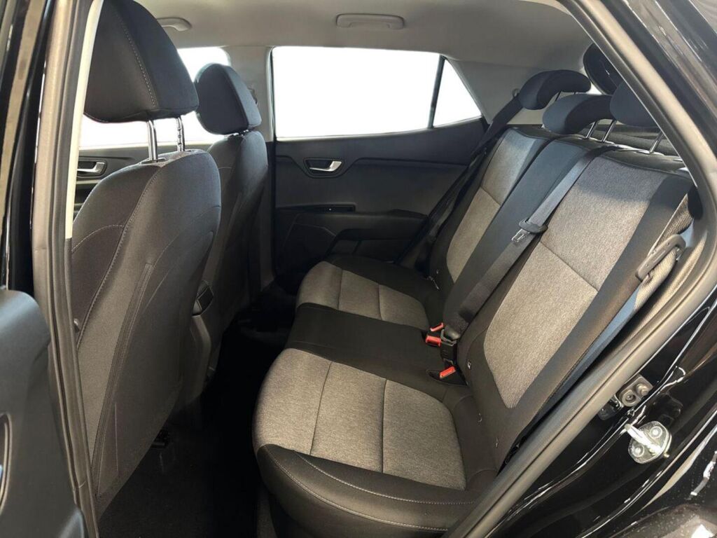 Kia Stonic 2026 Musta