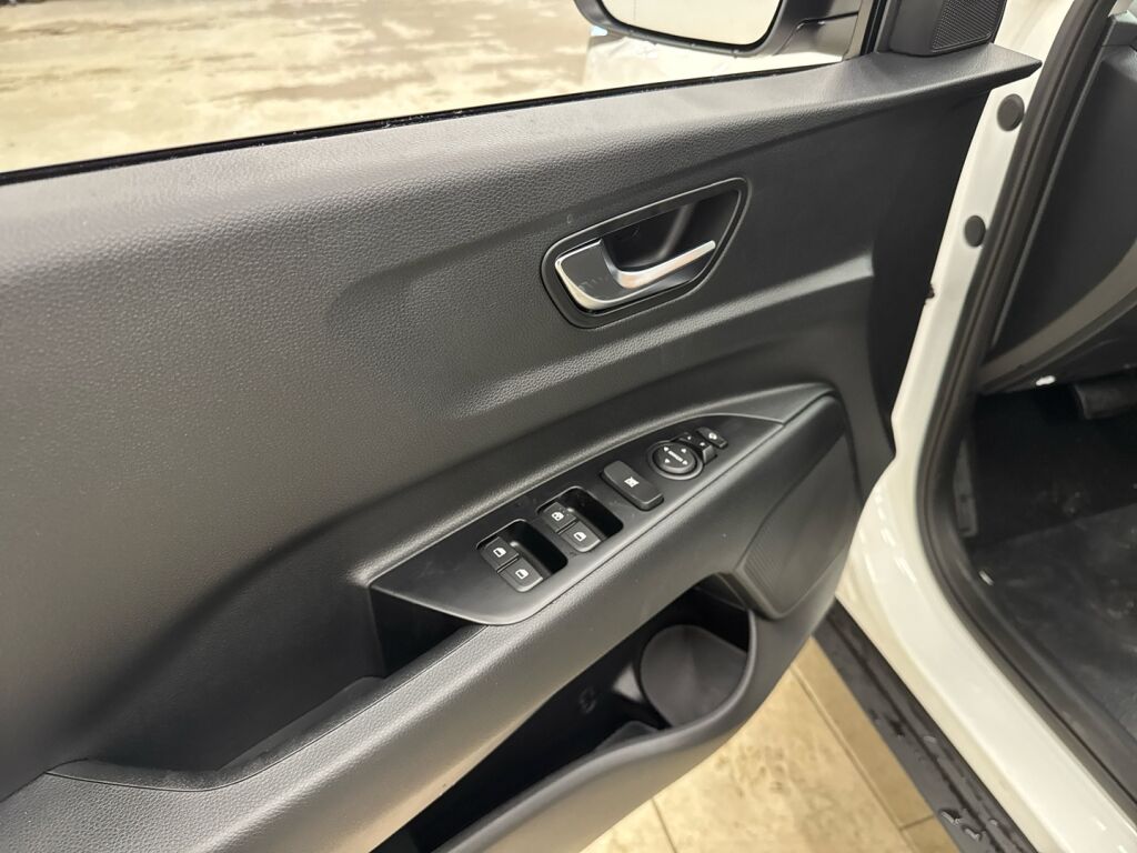 Kia Stonic 2026 Valkoinen