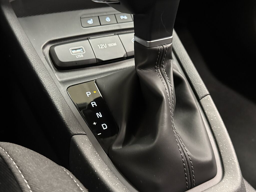 Kia Stonic 2026 Valkoinen