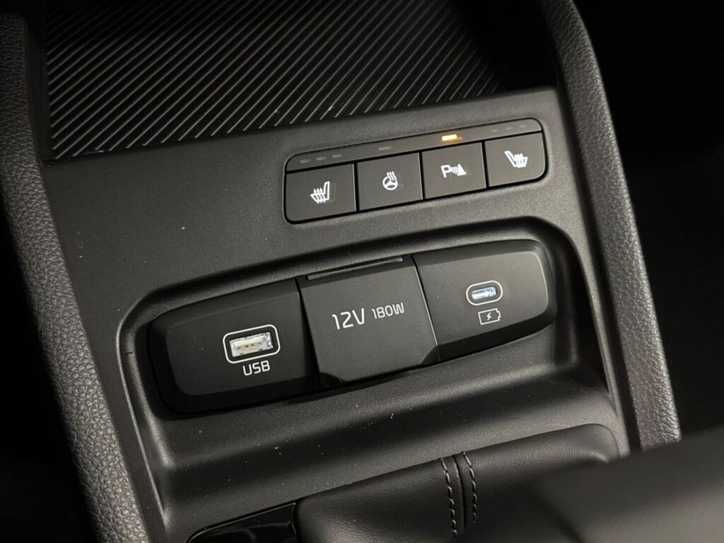 Kia Stonic 2026 Valkoinen