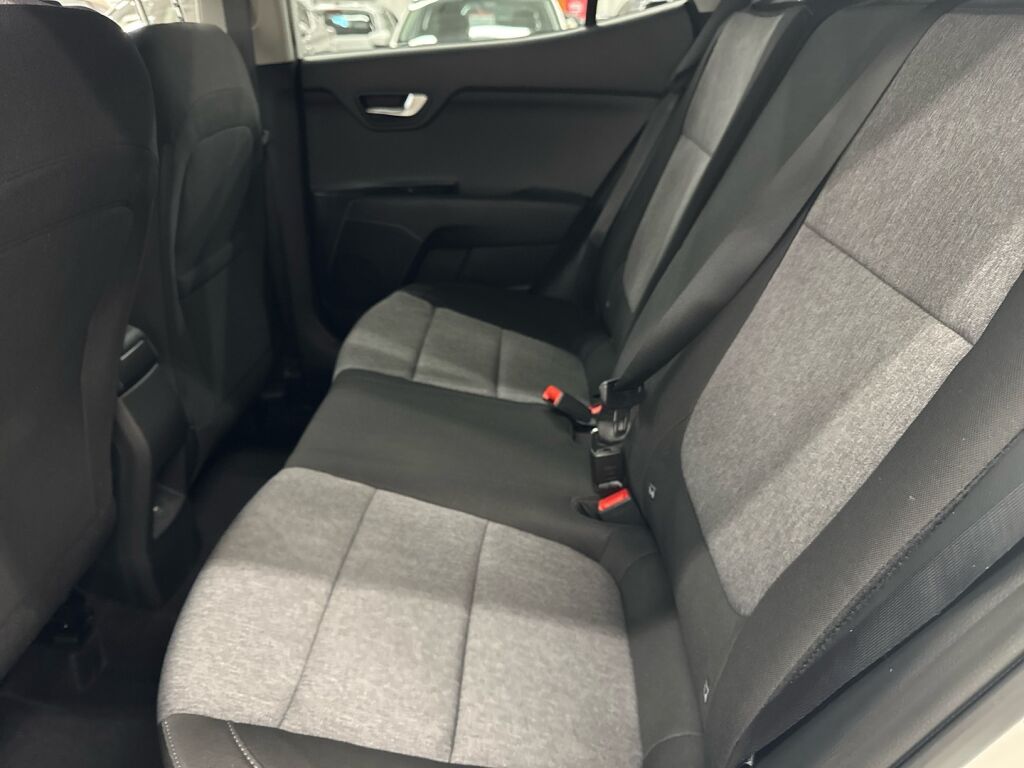 Kia Stonic 2026 Valkoinen