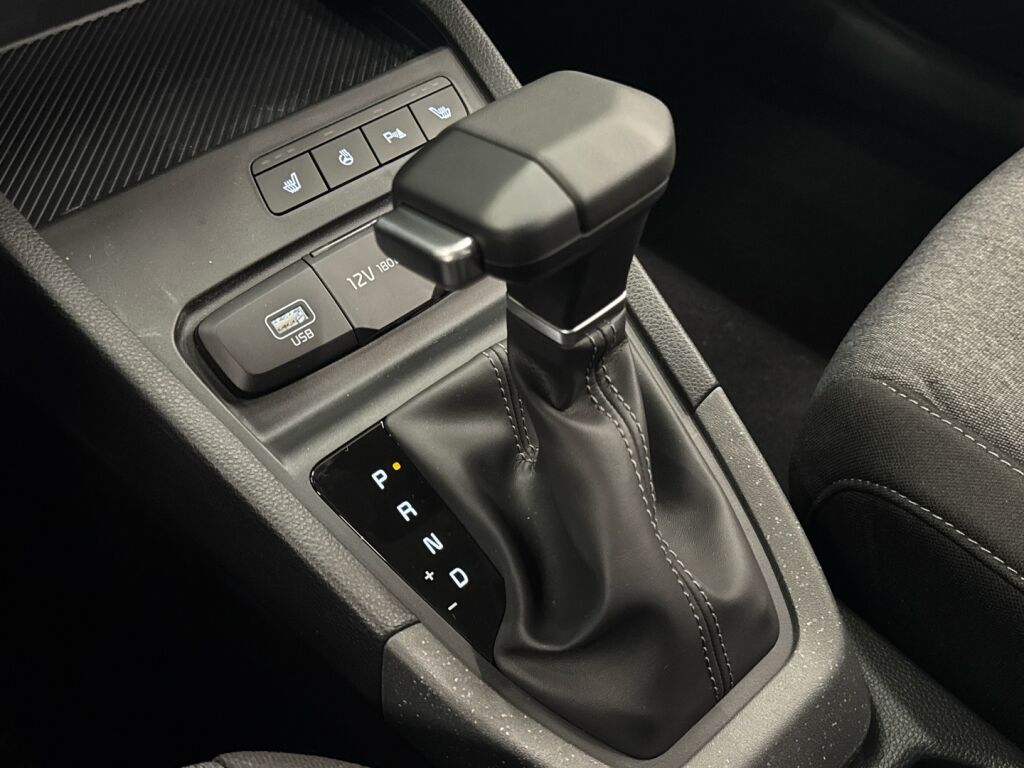 Kia Stonic 2026 Valkoinen