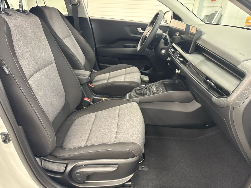 Kia Stonic 2026 Valkoinen