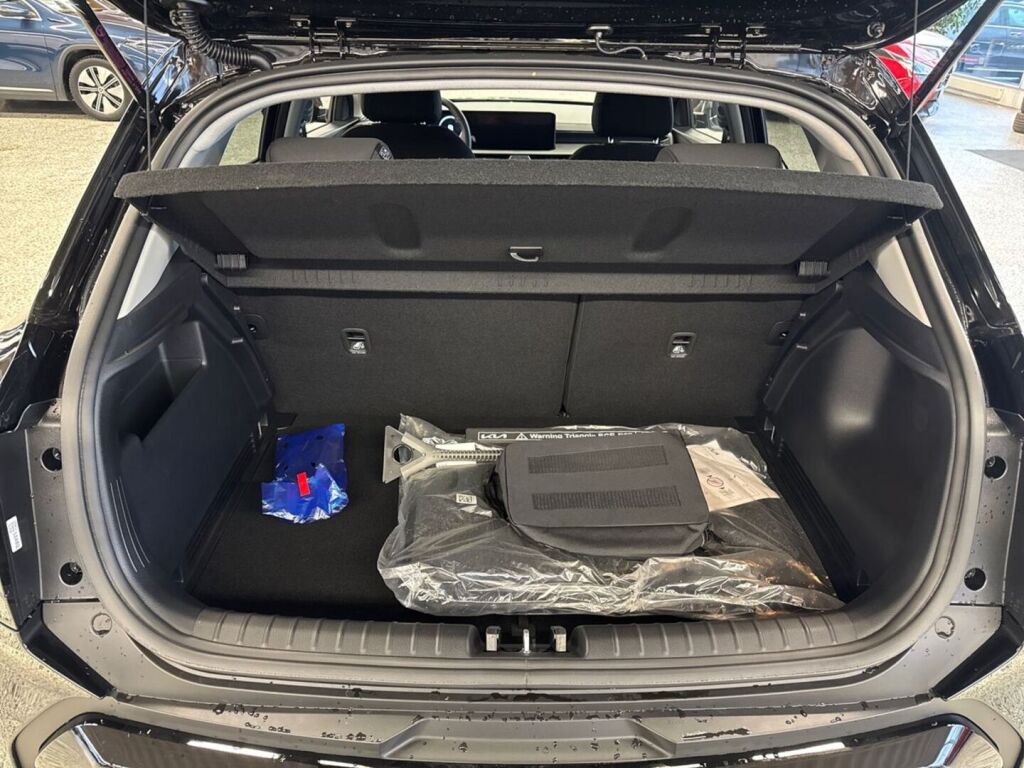 Kia Stonic 2026 Musta