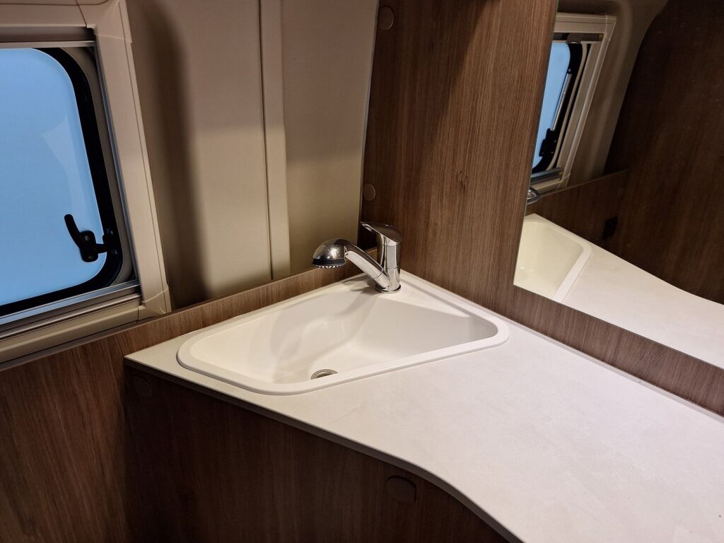 Carado CVE 600 PRO 2025 Valkoinen