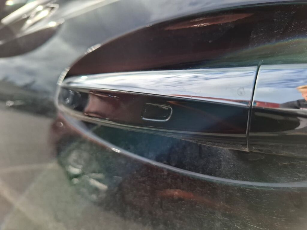 Mercedes-Benz EQB 2025 Musta