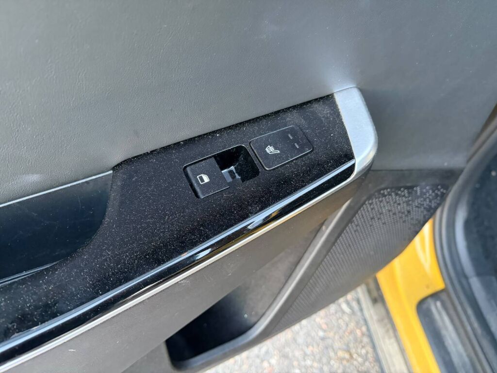 Kia EV6 2023 URBAN YELLOW