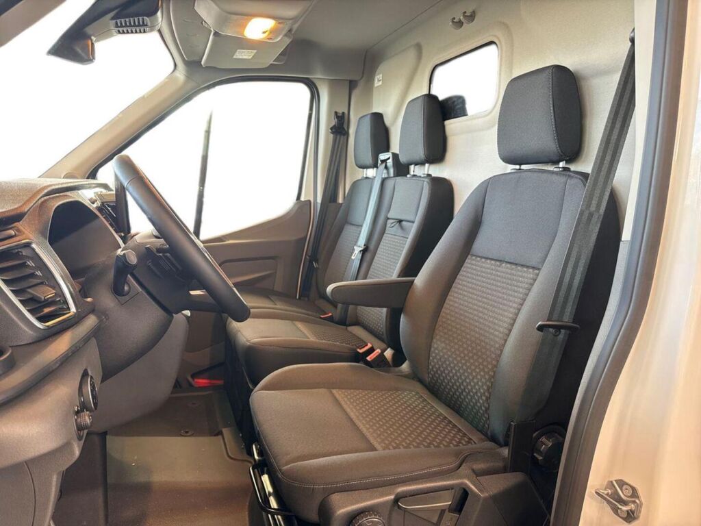 Ford Transit 2026 Frozen White