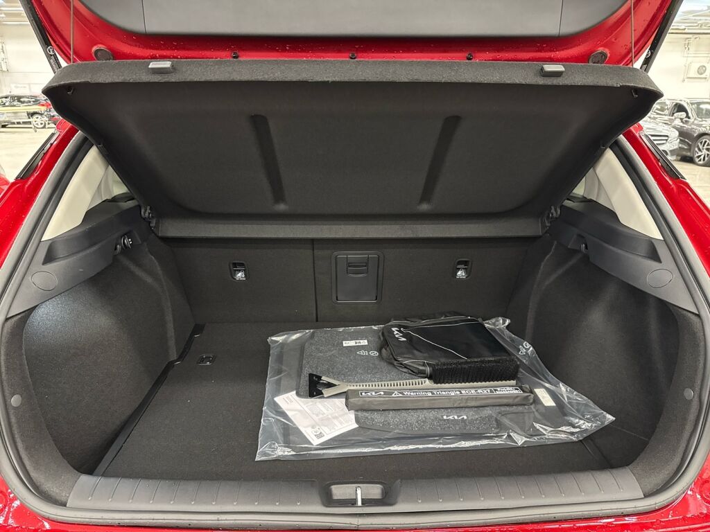 Kia K4 2026 Punainen