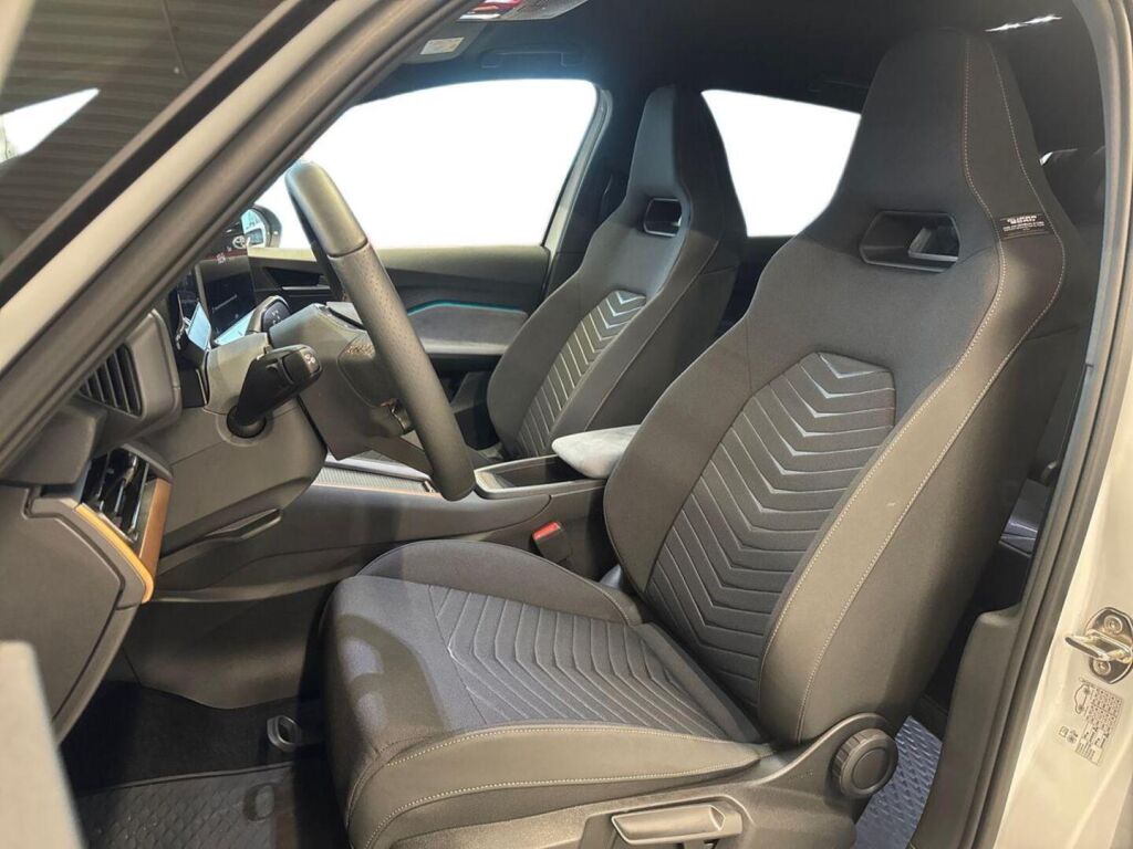 Cupra Born 2025 Valkoinen