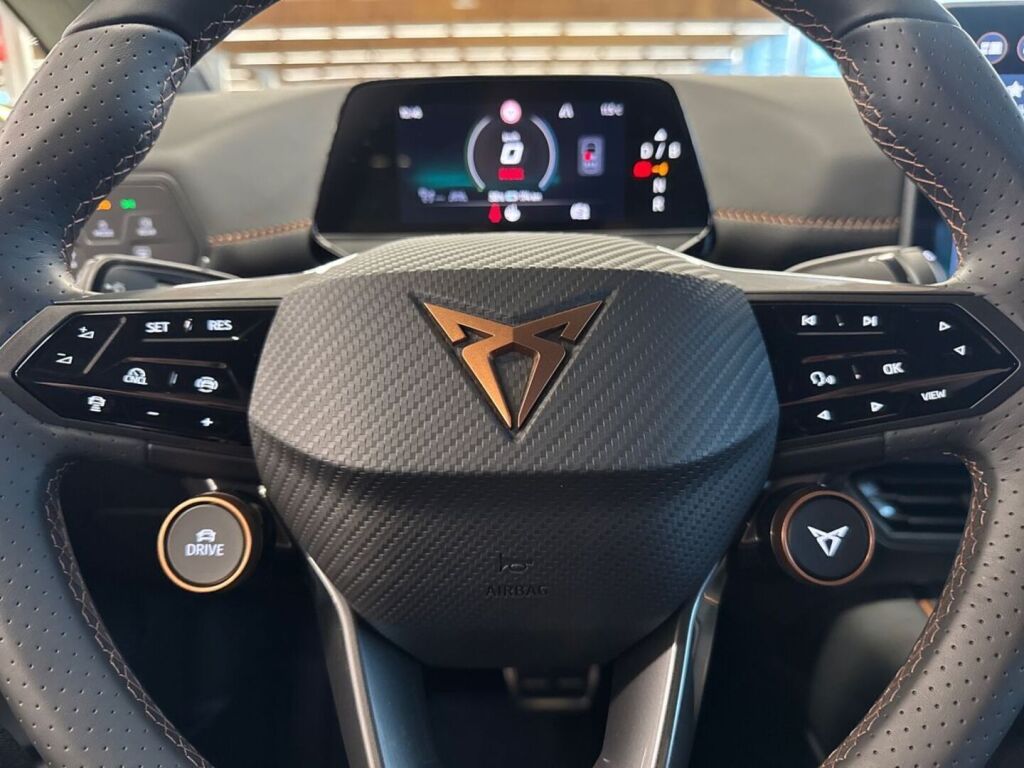 Cupra Born 2025 Valkoinen