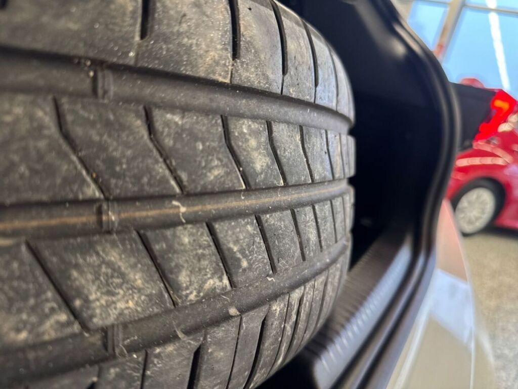 Cupra Born 2025 Valkoinen