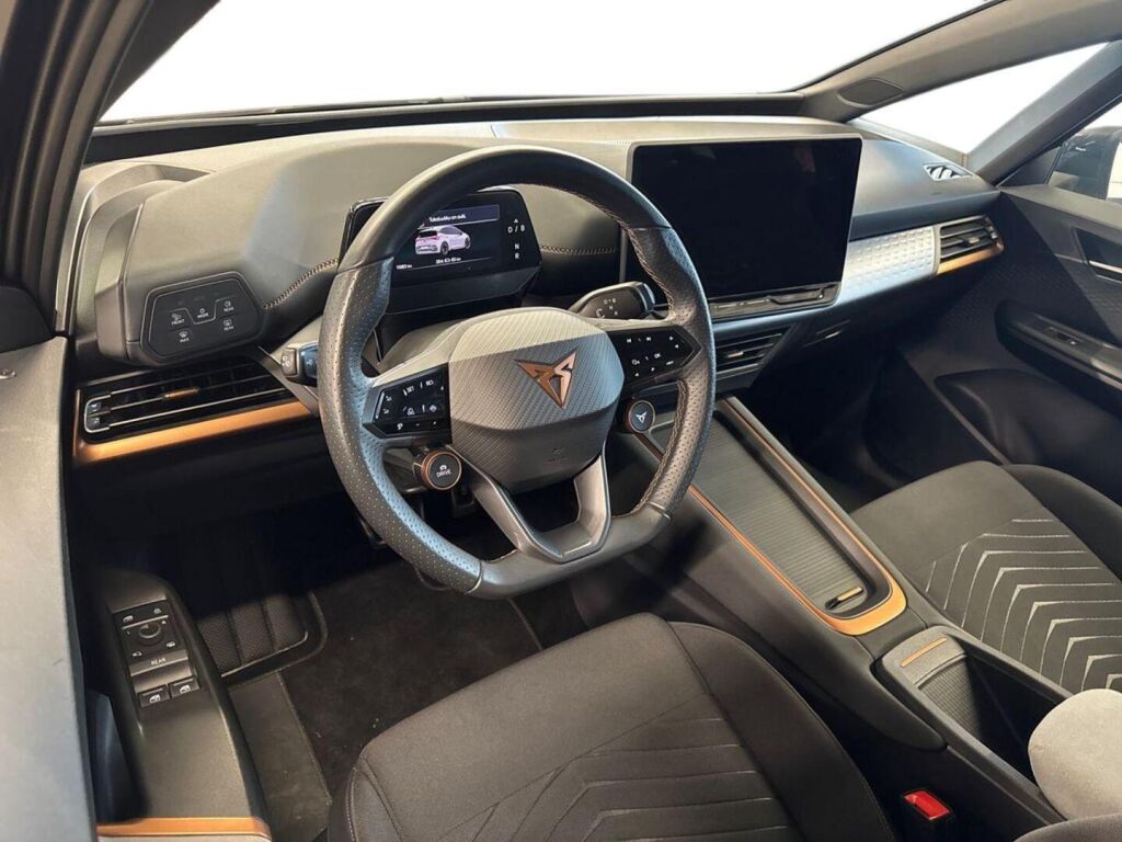 Cupra Born 2025 Musta