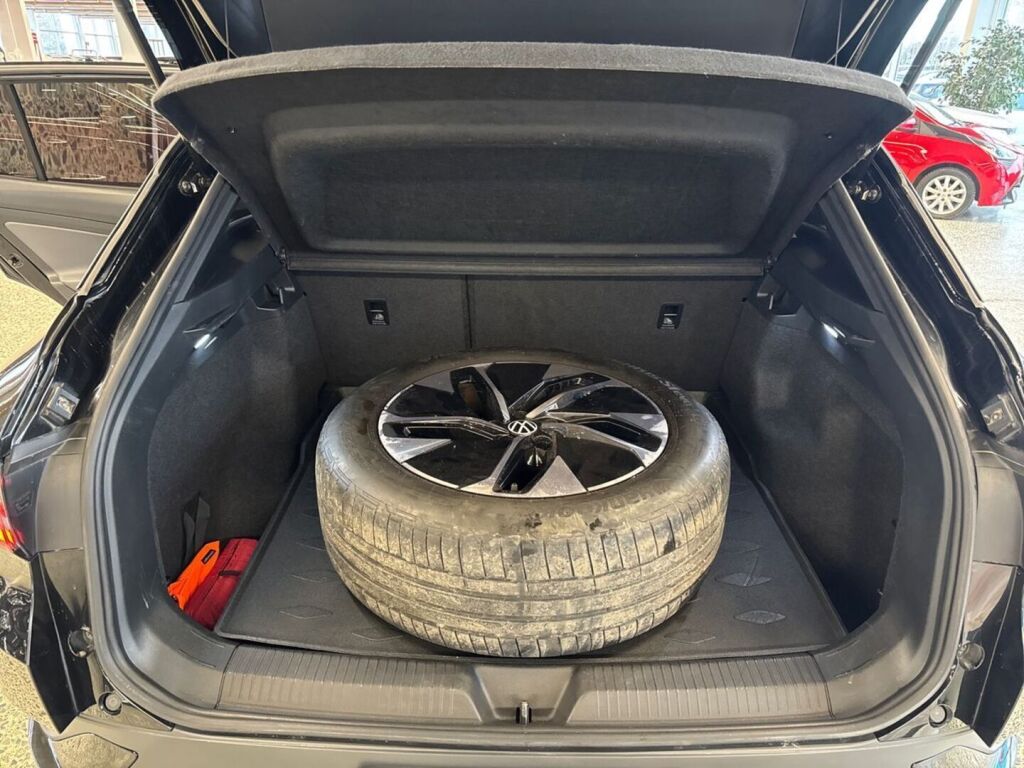 Volkswagen ID.4 2023 Musta