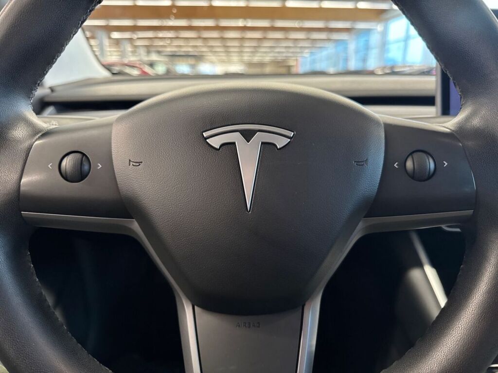 Tesla Model 3 2020 Musta