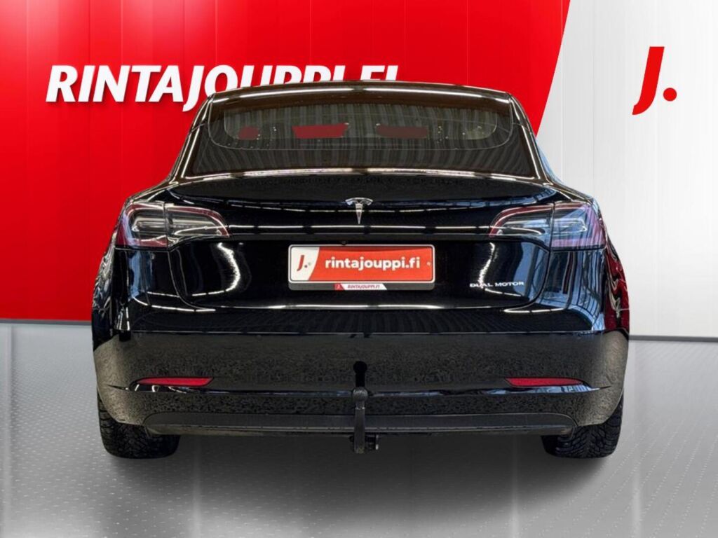Tesla Model 3 2020 Musta