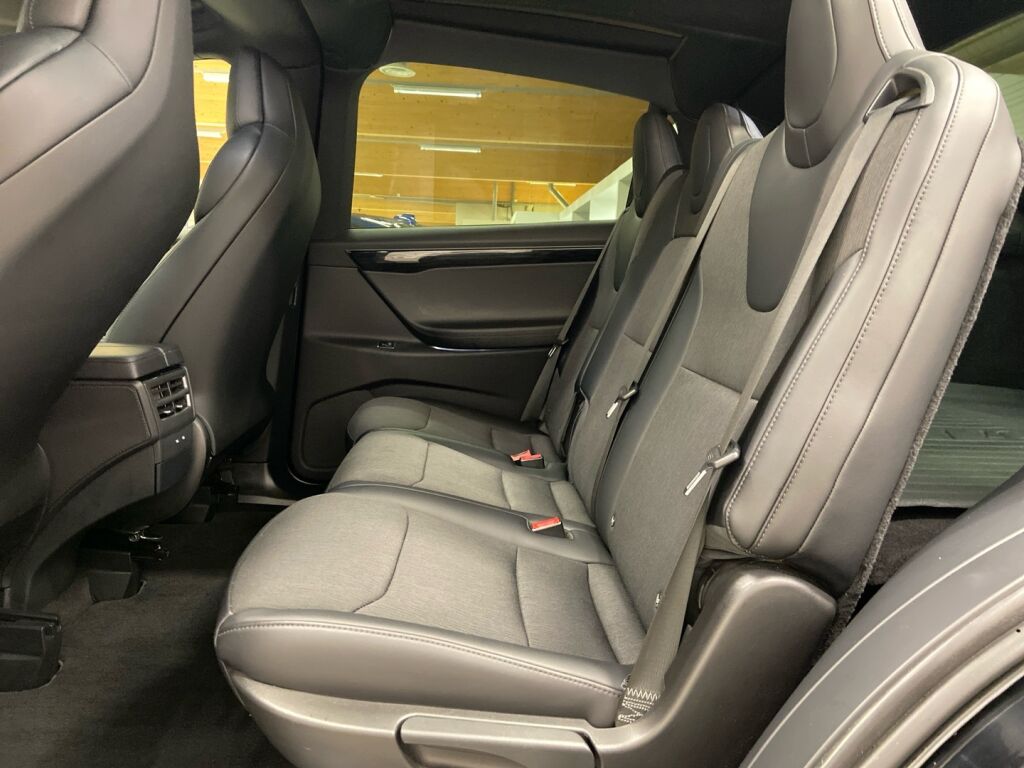 Tesla Model X 2018 Musta