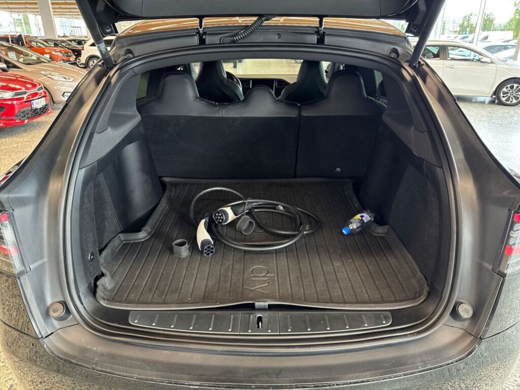 Tesla Model X 2018 Musta