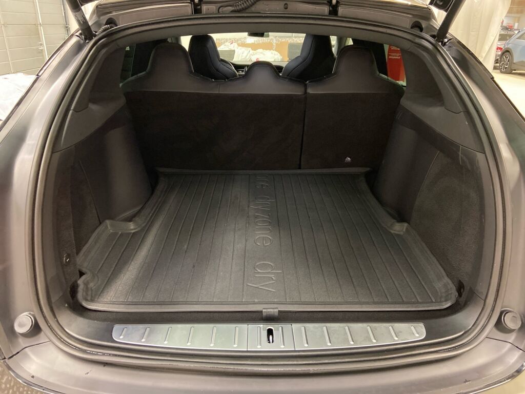 Tesla Model X 2018 Musta